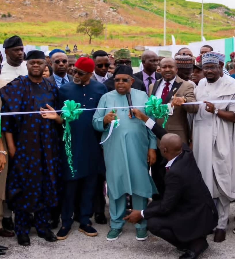 FG Assures Local Manufacturers, Nigerians of No Immediate Tariff Hike in Electricity